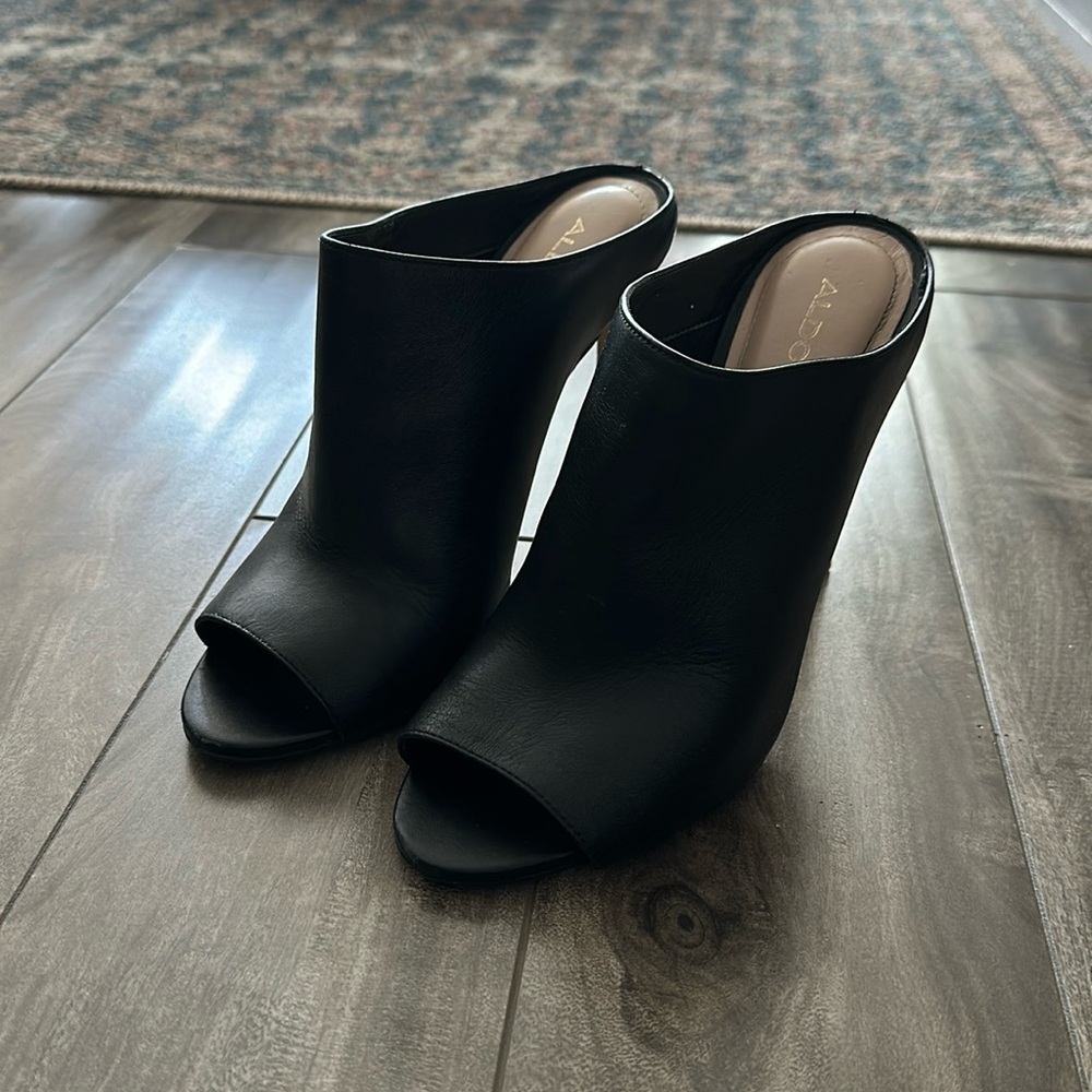 Aldo leather heels